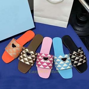 Luxury beach slippers designer slides women flats slide mules embroidered fabric brand ladies sandals fashion classic flat summer casual shoes