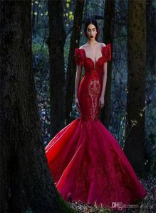 Deep V Neck Saudi Arabiska kvällsklänningar Lace Appliced ​​Ruched Organza Red Prom Dresses Mermaid Long Vestidos de Fiesta Formell Par9586186