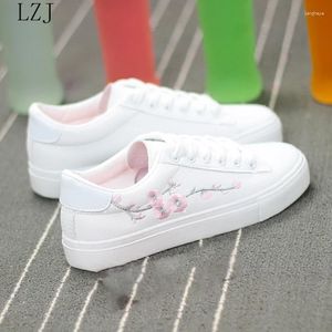 Fitness Shoes White Casual Sneakers Flats Mulheres Canvas Spring Autumn Lace-up Flower Ladies Woman Tennis feminino