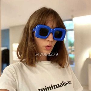 2024 Designer de luxo Novo designer de luxo Luo Yijia Praça Óculos de sol para mulheres insere o mesmo tipo de petocolos personalizados Lips Sunglasses LW40098i