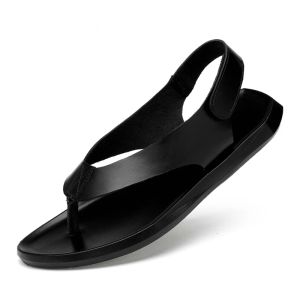 Sandalet Yaz Erkekler Deri Sandalet Yeni Tasarım Moda Sınırlı Siyah Kayma Sandalet Erkek Erkekler Düz Kauçuk Deri Flip Flops