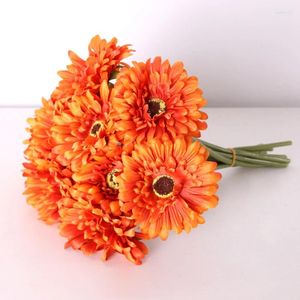 Kwiaty dekoracyjne 5/10PC sztuczny jedwabny Gerbera Dekoracja domowa głowy kwiatowe stokrotka na ślub do trzymania ogrodu