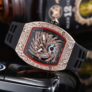 66 Fashion Luxury Diamond Embedding Personlig Sports unisex kvartsklocka 44