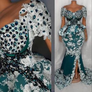 Klänningar 2023 Major Beading Mermaid Prom Dresses Sheer Halsringning Kvällsklänning Peplum White Lace Applques 3d Floral Flowers Crystal Peads Sid