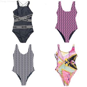 2024 Ny modedesigner grossistkvinnor Swimears Sexiga bikinis baddräkter kvinnor bikini badkläder Push Up Luxury Swimsuit Beachwear Lady Semesterbaddräkt