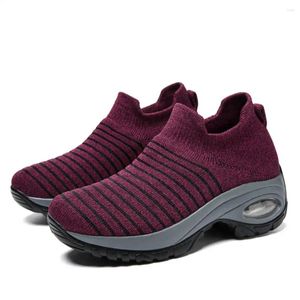 Sapatos casuais sem renda Tilting tênis roxos Mulheres esportes 2024 Escola Mulher Bascbesket Dese