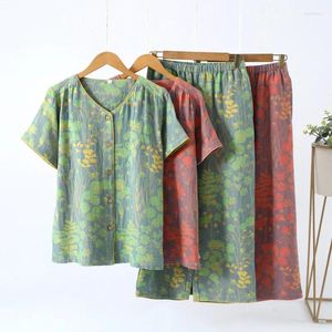 Home Clothing Spring / Summer Thin Cotton Double-layer Gauze Women's Pajamas V-neck Short Sleeved Capris Wear Retro Jacquard Sleepwear