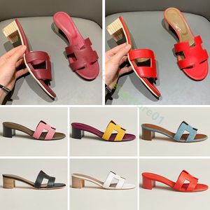 2024 Designer Kvinnors sandaler Flat tofflor Lätt solbränna Beige White Black Pink Lace Letter Canvas Slippers Women's Summer Outdoor Shoes E4