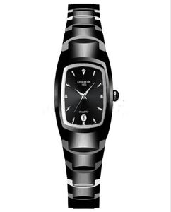 Kingnuos Luxurs Lovers Couples Quartz Square Diamond Watches 40mm Dial Dial Mens 25mm Diâmetro Womens Relógio Ajuste o calendário do Strap Wrist8514227