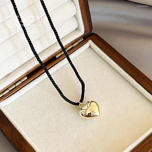 Colares pendentes 2024 Febre Style Black Cord Heart Colar Casal Casal Unissex Sweater Chain Collar Jewelry Acessórios para mulheres