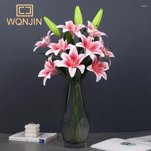 Dekorative Blüten simulierte 4-Kopf-Weiche PVC 3D Taktile Lilieblume Künstliche High-End-Hochzeitshaus-Modellraumdekoration
