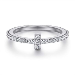 Populära europeiska och amerikanska smyckebrev 925 Sterling Silver Ring för kvinnors minimalistiska fulla diamantkorsspingerring