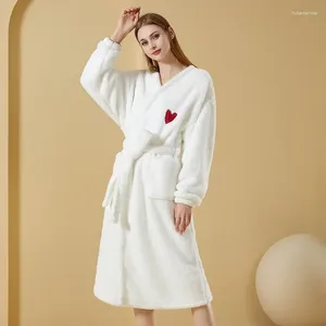 Roupa de sono feminina de lã de inverno Robo de banho de manga longa quente senhoras sólidas Vestidos Vestidos V Flanela de pescoço Love Polsões de pirnt quimono para feminino