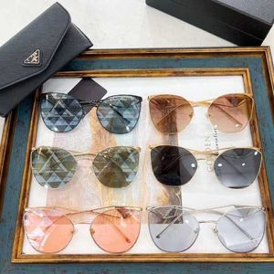 Högkvalitativ fashionabla ny lyxdesigner P Familjens nya online -kändis samma stil personlighet japanska och ins vind kvinnliga mode solglasögon spr50z