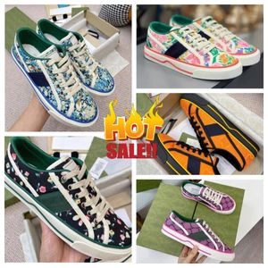 2024 Ny lyxig tennis 1977 Canvas Casual Shoes Designer Women Shoe Italy Green and Red Web Stripe Rubber Sole For Stretch Cotton Low Platform Top Men Sneaker