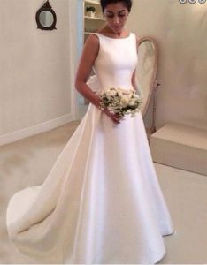 Vestidos simples Bateau Backless Court Train Aline Wedding Dress With Bowknot Sweep Sweep Train Vestio de noiva Robe de Mariage
