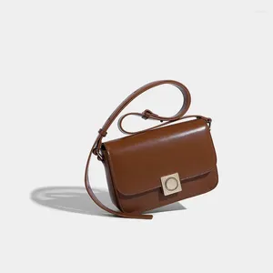 BAGO Crossbody feminino pequeno nicho de nicho tofu 2024 ombro versátil ombro de moda de ponta de luta simples Bolsa de axila