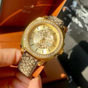 29 2024 Koujiachi Nytt speciellt kaffekortmönster Quartz Fashion Canvas Diamond Light Luxury Women's Watch 58