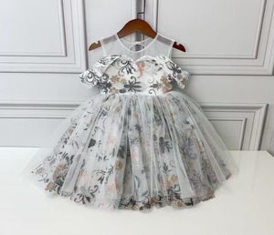 Högkvalitativ babyflickaklänning Sommarbarnflickor Lace Princess Dresses Fashion Luxury Children Wedding Ball Gown6865643