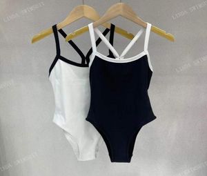 Women Swimsuit Projektant Seksowne dzianiny strojów kąpielowych Bikini kąpiel kąpielowy na plażowe odzież na plażowe odzież Onepiece czarno -biała sukienka fashi6842839