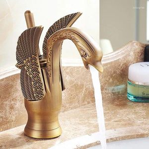 Bathroom Sink Faucets Vintage Brass Swan Shape Mixer Faucet Tap Deck Mount One Hole Water Taps Antique Style Basin Handle Wnf177