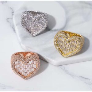 Redleaf 2024 Fashion Fine Jewelry Iced Out Hiphop Icy Rings Bling Edernity Heart Ring Baguette Moissanite Heart Rings for Women