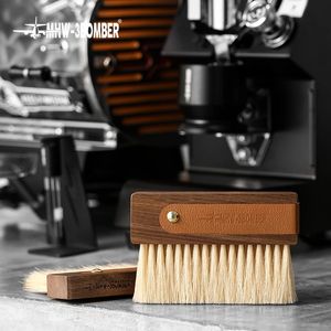 MHW-3BOMBER Coffee Grinder Cleaning Brush Walnut Handle Espresso Machine Cleaning Brushes Delicate Bar Home Barista Accessories 240327