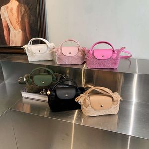 2024 Plush Messenger Bagwomens Fashion Handbag for Cosmeticmultiple Slots Zipper Pursesolid Color Fashionable Versatile Totes10a