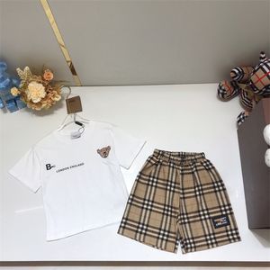 デザイナーチルドレンズポロ服セットサマーボーイズガールズファッションカジュアルセット高級コットンT+ショーツ2ピースセットサイズ90cm-160cmA15