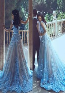 2017 Appliques Light Sky Blue Long Prom Dresses Vneck Sweep Train Formell kväll Kändisklänningar Modest Party Dress5302616