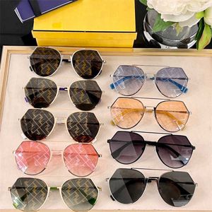 2024 Designer Fashion New Luxury Designer Solglasögon Vind-ins Tide Metal Toad Print Lens Star Net Red Samma solglasögon FF0329