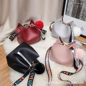 Shoulder Bags Fashion Bucket Bag Ladies 2024 Foreign Trade Women's Wholesale Trend Classic Printed Strap Messenger