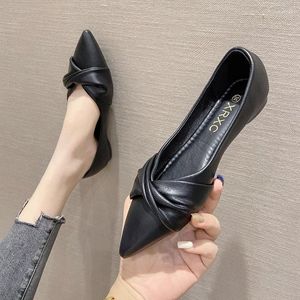 Casual Shoes Large Size Women's 2024 Spring And Autumn Fashion Professional Work Leather Shallow Cut Pointed Flat