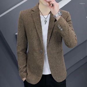 Мужские костюмы 2024 Men Men Blazer Personality Wild Supt Jacket Высококачественная модная слабая теплое зимнее пальто мужчина x33