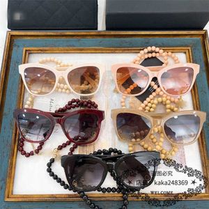 2024 Designer de luxo designer de luxo óculos de sol Novo estilo familiar quadrado líquido feminino Red Chain Sunglasses CH5487