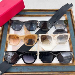 2024 Modna moda luksusowy projektant Nowe okulary przeciwsłoneczne dla mężczyzn i kobiet z f Jiafeng ins Classic panelu Square odporne na 22 lata