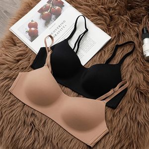 Verkauf von Sommer nahtloser drahtloser Push -up Bra Basic Crop Top Women Unterwäsche Dessous gepolstert Brassier 240326