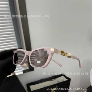 2024 Luxusdesignerin neuer Luxusdesigner Sonnenbrille Star Net Red Sheepell Strick Bein Modebox Sonnenbrille Frauen CH0774