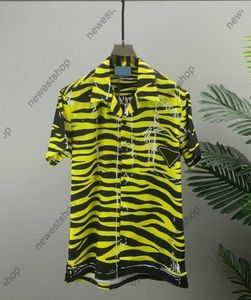 2022 Europa Herren T -Shirts Frühling Sommer Männer Hawaii Strand Casual gelbe Streifen Druckhemden Cool Hip Hop Designer T -Shirt Tee9371271