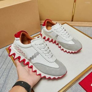 Lässige Schuhe Designerinnen Frauen Sneaker Schwarz Kalb Lederuege Zickzack Sohle Openwork Ferse Red Rivet Marke Klassiker Luxus