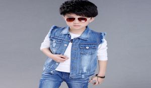 2019 Spring Autumn New Children Abbigliamento Sleeveless Cotton Denim Fashion Fashion Doll Down Collar Boy gilet LZ3759578773