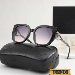 2024 Neues hochwertiges Luxusdesigner Sonnenbrillen New Home Cat Eyeframe Fashion Network Red Show Face kleine Sonnenbrille