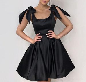 Setwell u Neck Aline Cocktailkleider ärmellose plisöses Knielänge einfache satin schwarze Promkleider mit Gürtel4604257