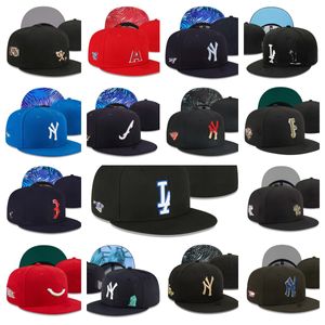 2024 مصمم القبعات المجهزة Snapbacks Hat All Team Logo للجنسين القابلة للتعديل قبعات القطن اللاسلكية القطن في الهواء الطلق التطريز الرياضي في الهواء