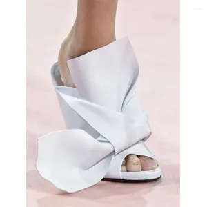 Hausschuhe grüne Bogenseide Peep Zehen Stiletto Frau Sommer 2024 Weiß sexy runde High Heel Sandals Modeshuhn für Frauen