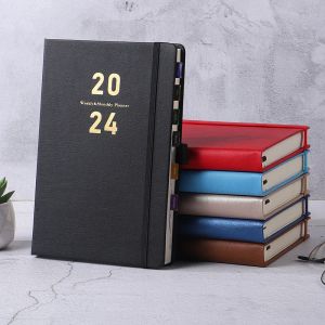 Notizbücher A5 Verdickte 2024 Englisch Schedule Buch PU Hard Surface Gurt Design Daily Plan Effizienz Handbuch Business Office Notebook