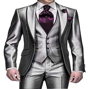 Novo estilo um botão de prata brilhante noivo cinza smokingos Groomsmen Men039s Ternos de casamento Man Suits JacketPantsVesttie5837197