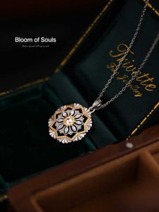 Brilliant Journey Design S925 Sterling Silver Necklace Hollow out Light Luxury Advanced French Pendant for Womens New Generation
