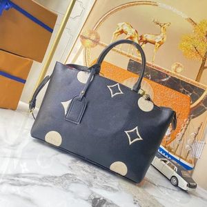 Toppkvalitet Totes Designer Bag läder Emboss Totes Luxury Handväskor Kvinnor Axel crossbody Bag Lady Pures Clutchs Plånböcker