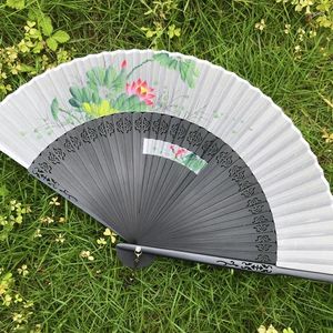 Decorative Figurines Women's Handmade Bamboo Folding Fan Chinese Style Painted Hand Exquisite Gift Box For Friend Hollow Hanfu Small